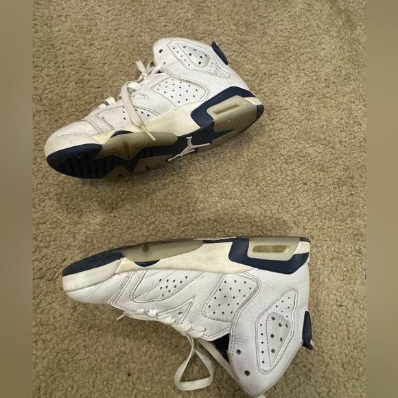 Nike Air Jordan 6 Retro Shoes in White/Midnight Navy - Picture 3 of 10